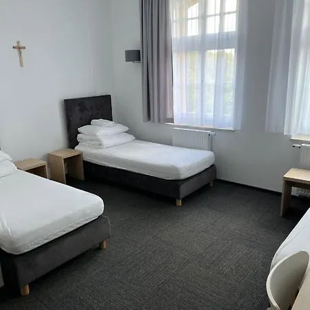 Domus Mariae بيت شباب